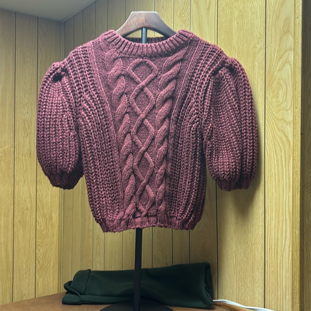 3/4 sleeve crew neck  sweater w/comfort stretch.